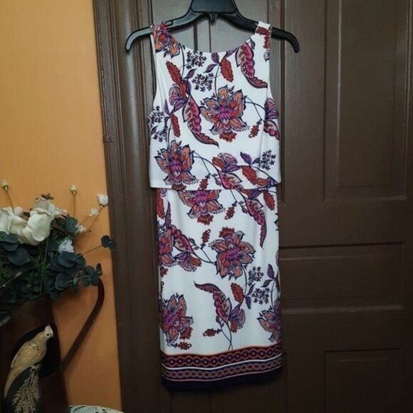 Vince Camuto Women's Sleeveless Floral Tiered Sheath Dress 2 - Picture 1 of 11